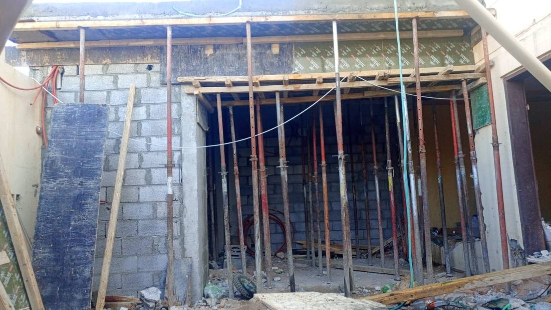 فريق أبو عمر للمقاولات في أعمال الهيكل الخرساني بموقع تنفيذ في الرياض